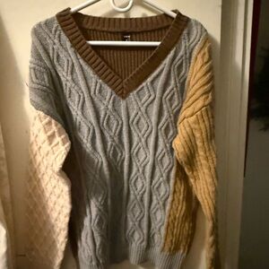 Gray &  Brown Ribbed Knit V-neck  Cableknit Sweater